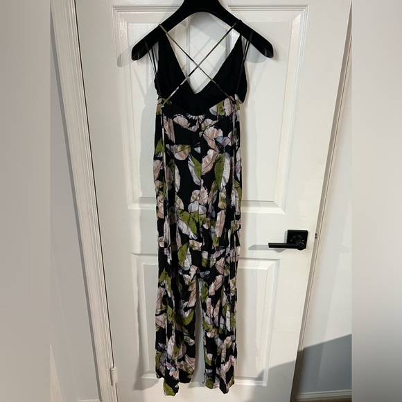 Lulu San Tropez floral jumpsuit wide legs w front slits & open strap back sz XS - Picture 5 of 14